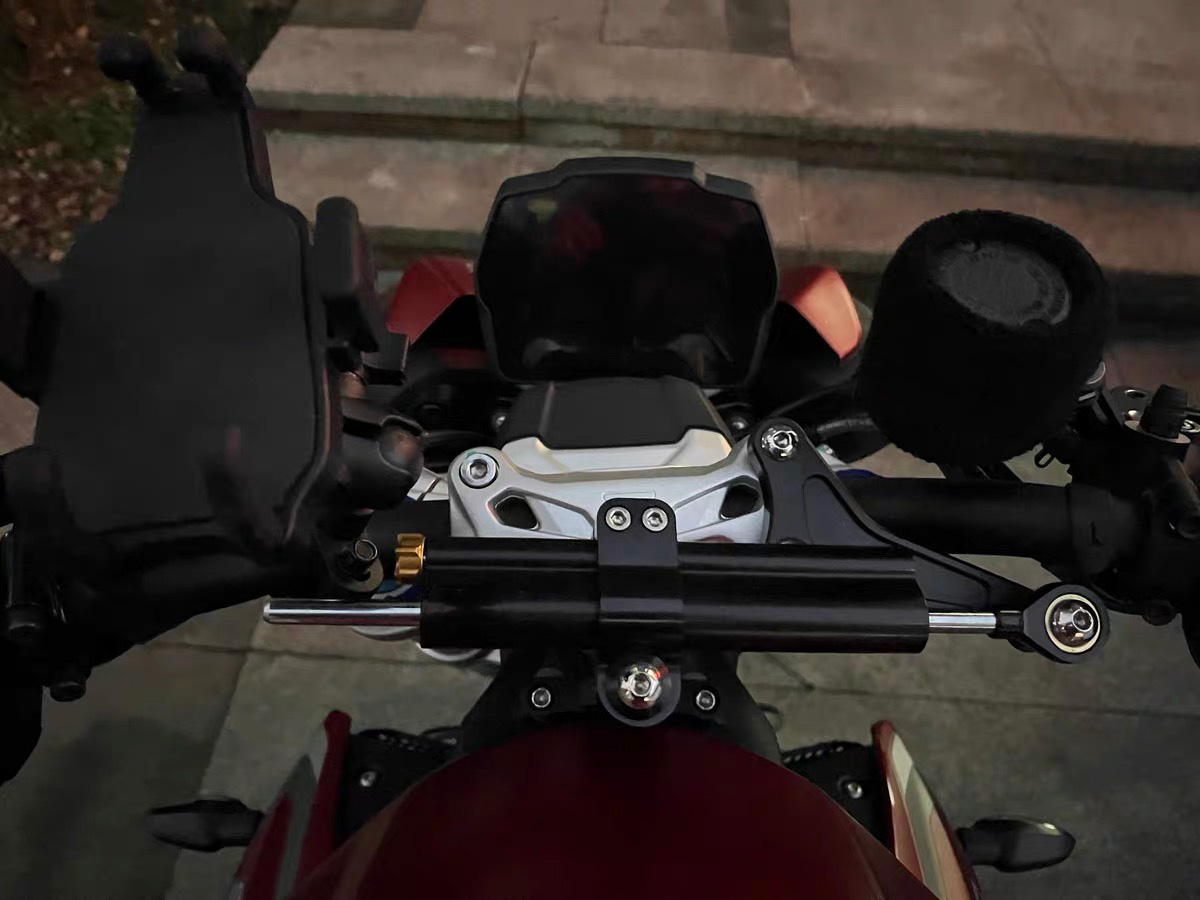オートバイステアリングダンパーブラケットスタビライザーサポー - Motorcycle Gear Airbag のレビューと価格